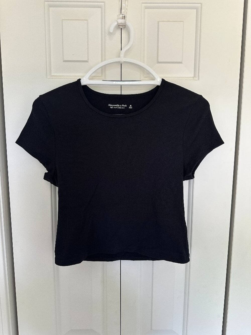 Abercrombie & Fitch Essential Rib Baby Tee in Black, Size M